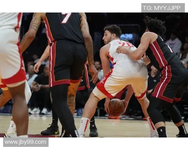 2009年NBA经典对决火箭队与热火队精彩录像回顾与分析