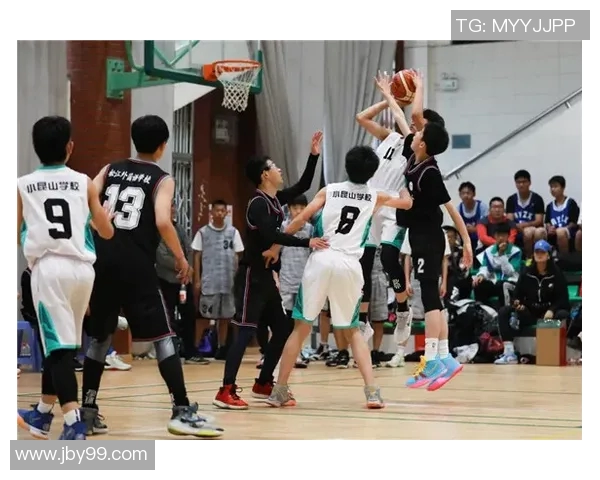 半场22分对抗全场33分的精彩较量揭示篮球比赛的胜负关键