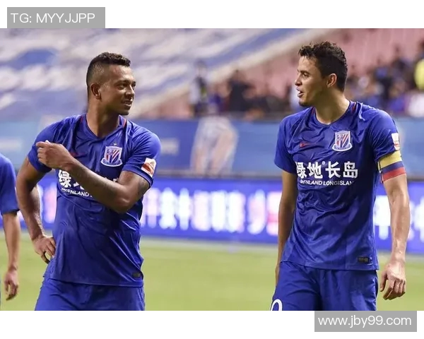 广州恒大与绿地申花激战正酣谁能在中超赛场笑到最后